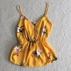 Papaya Tropical Summer Top. BRAND NEW. SMALL.